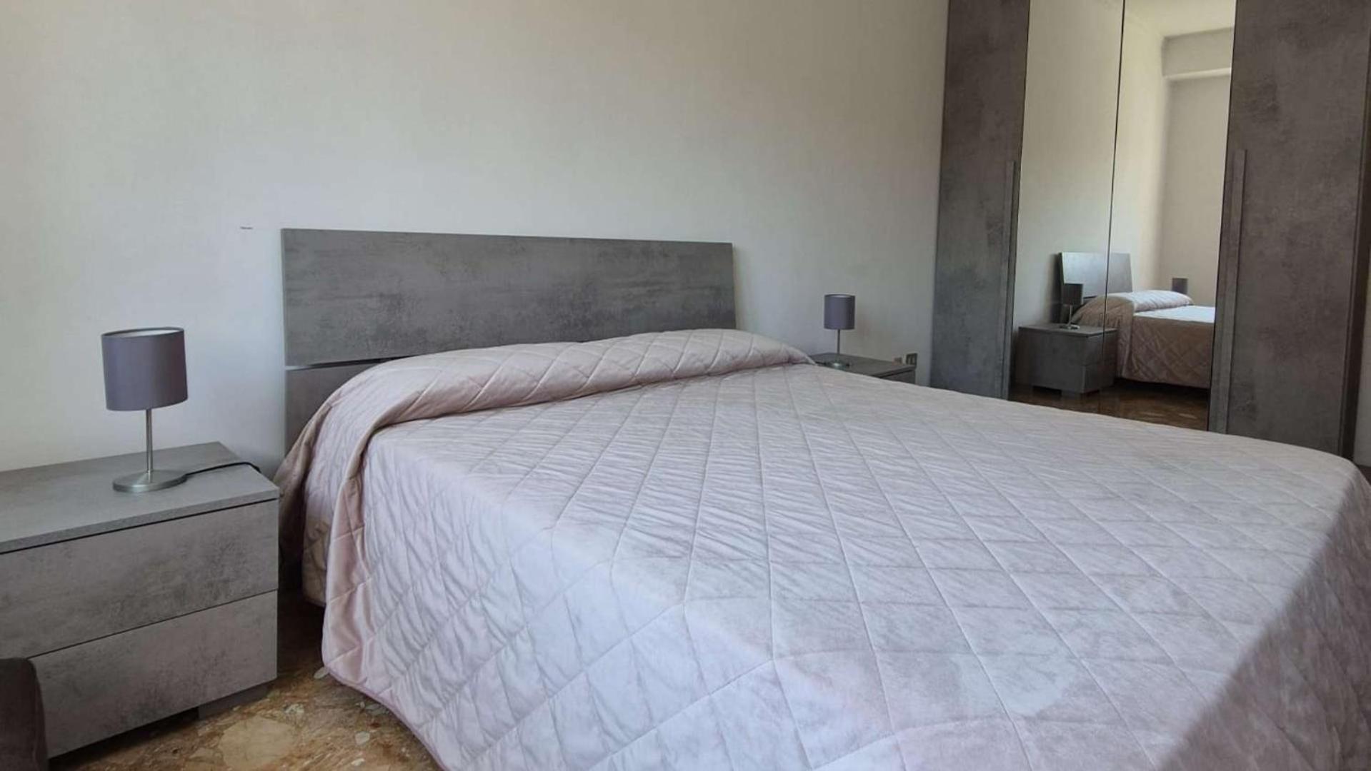 Privatunterkunft Matrimoniale Vicino A San Pietro